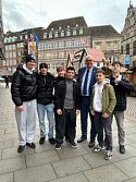 10. Jahrgang besucht Bremische Bürgerschaft am zentralen Demokratietag